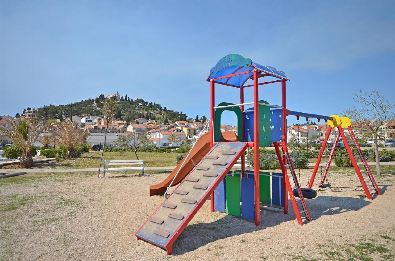 Apartments And Room Take It Easy Tribunj  Bagian luar foto