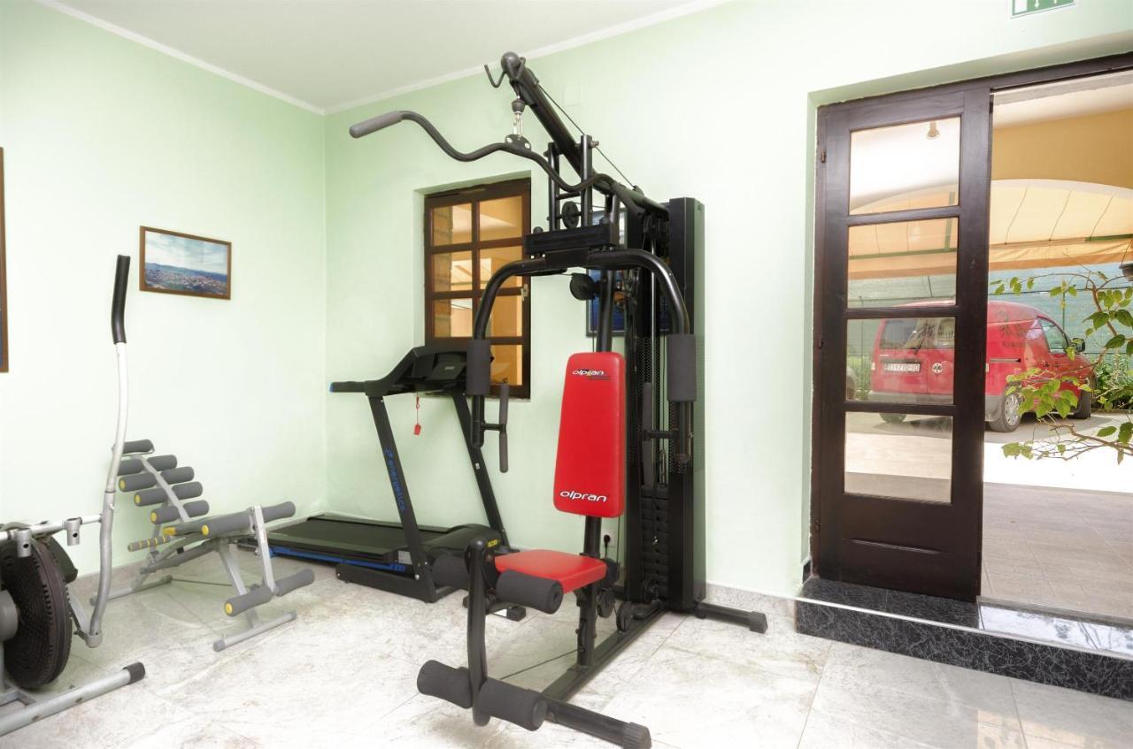 Apartments And Room Take It Easy Tribunj  Bagian luar foto