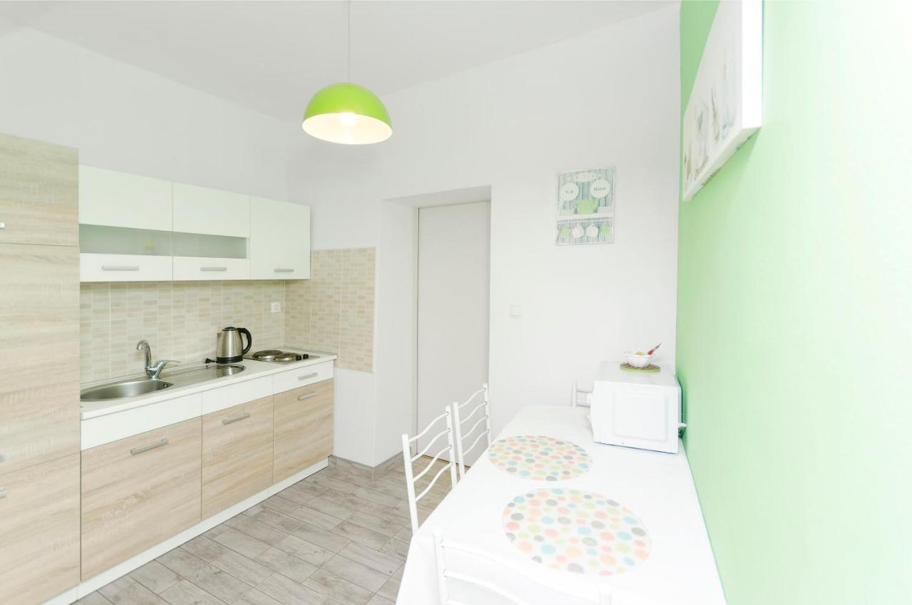 Apartments And Room Take It Easy Tribunj  Bagian luar foto