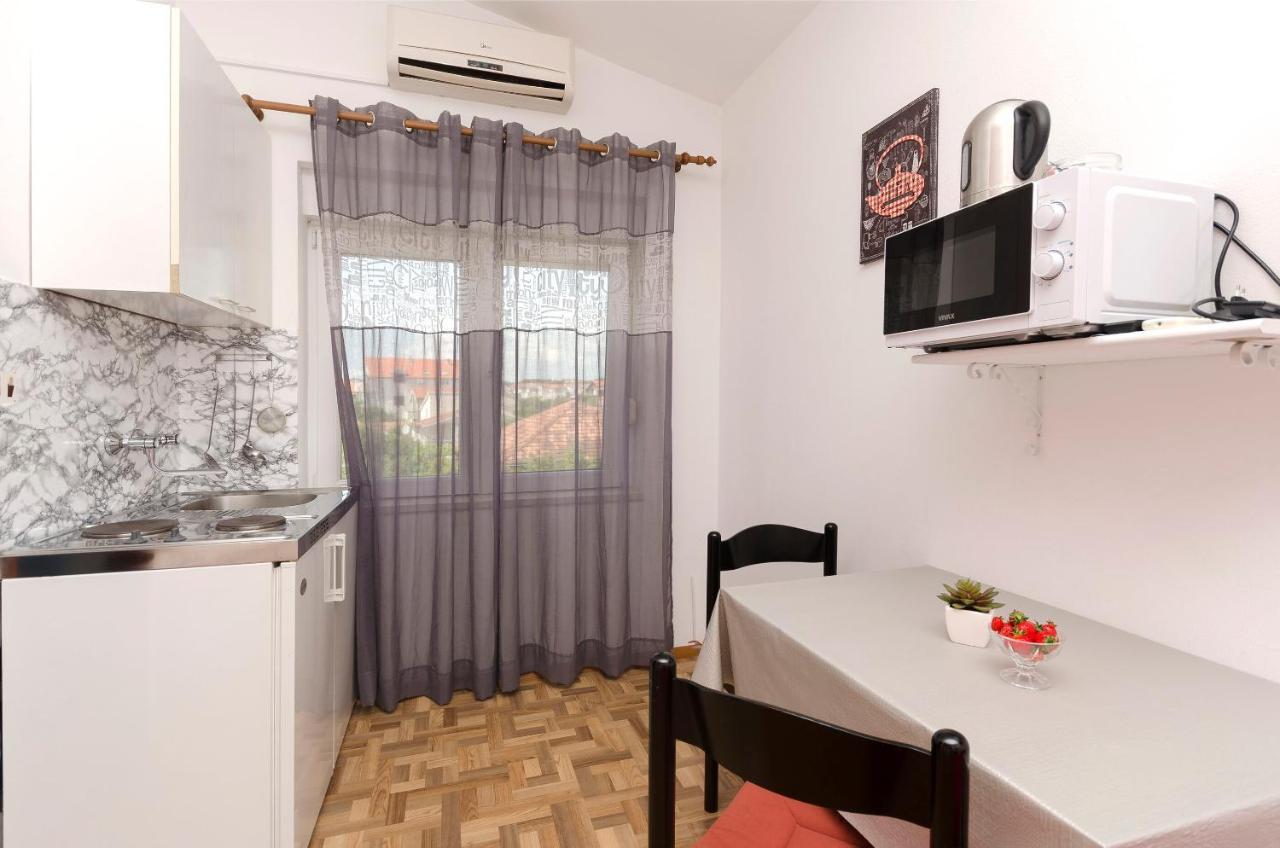 Apartments And Room Take It Easy Tribunj  Bagian luar foto
