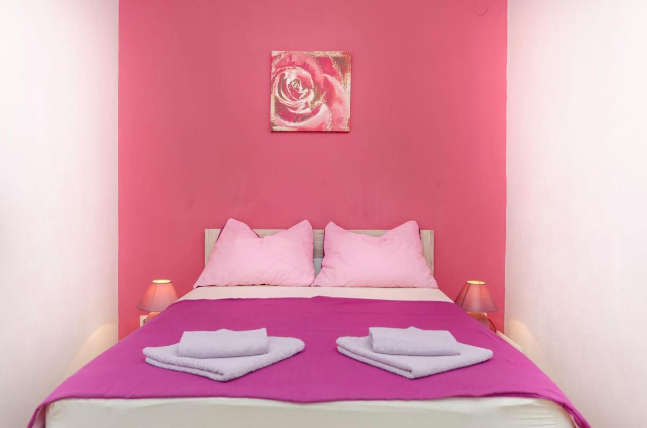 Apartments And Room Take It Easy Tribunj  Bagian luar foto