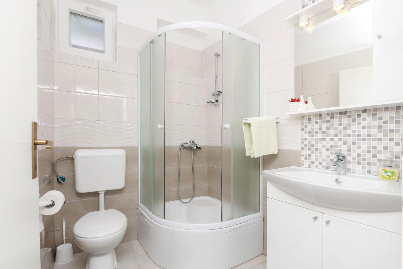 Apartments And Room Take It Easy Tribunj  Bagian luar foto