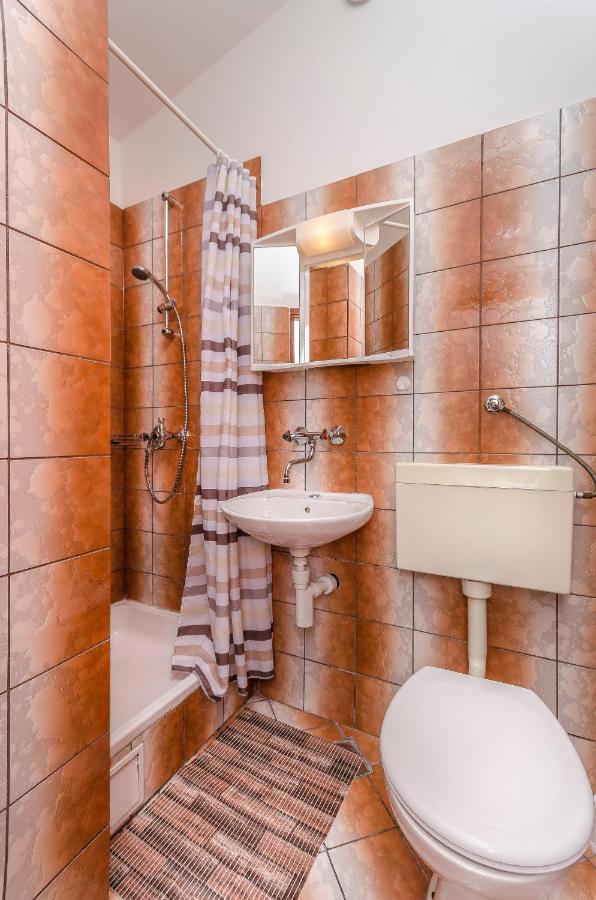 Apartments And Room Take It Easy Tribunj  Bagian luar foto