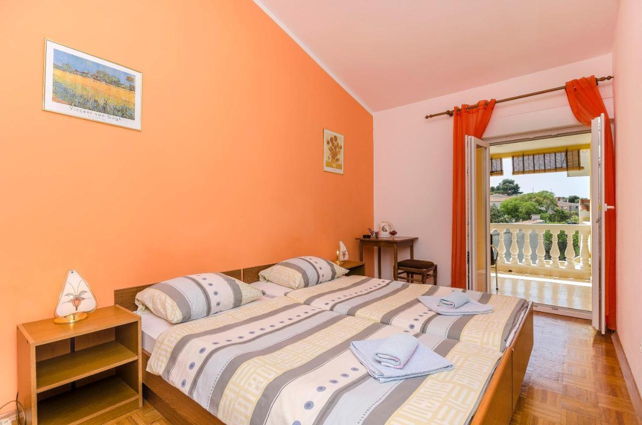 Apartments And Room Take It Easy Tribunj  Bagian luar foto