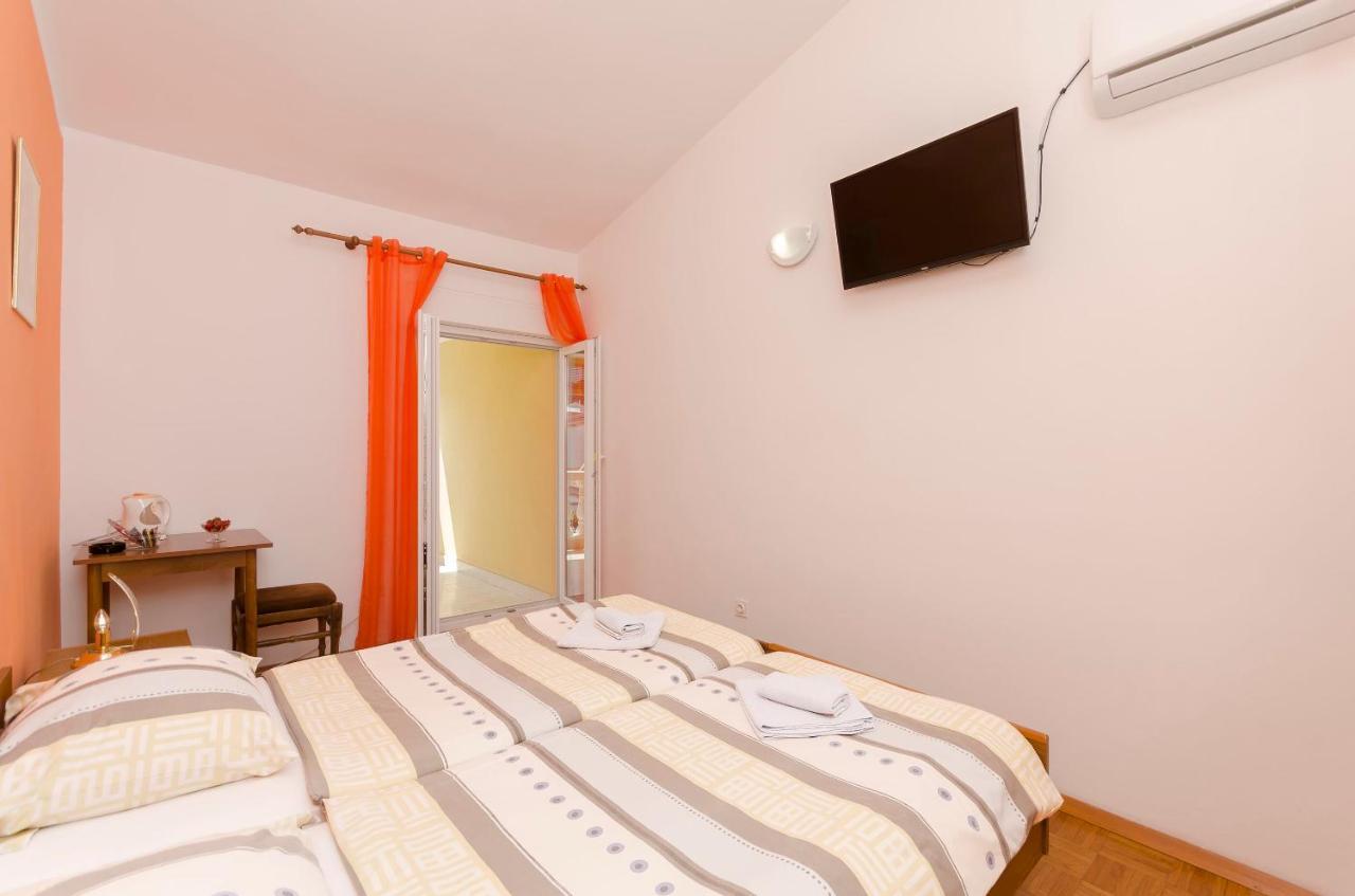 Apartments And Room Take It Easy Tribunj  Bagian luar foto