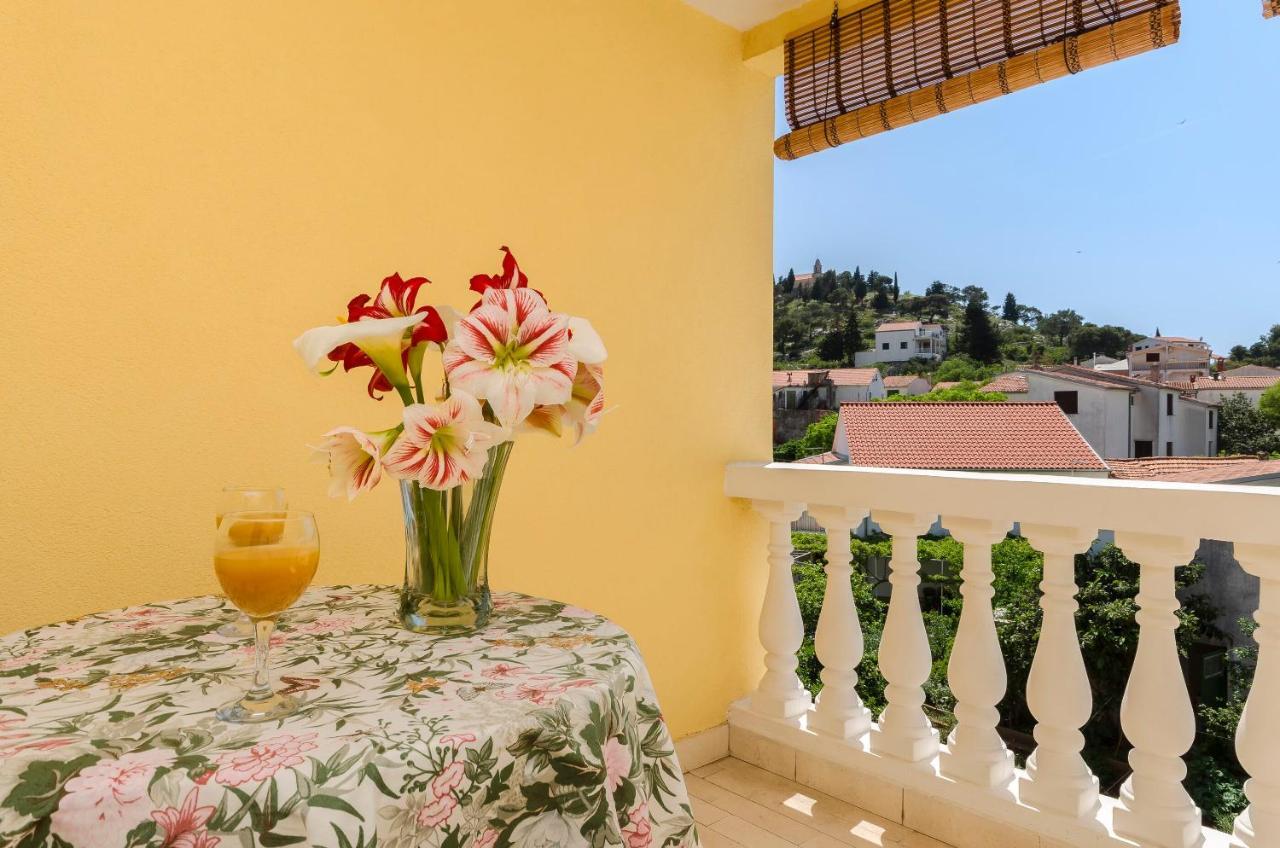 Apartments And Room Take It Easy Tribunj  Bagian luar foto